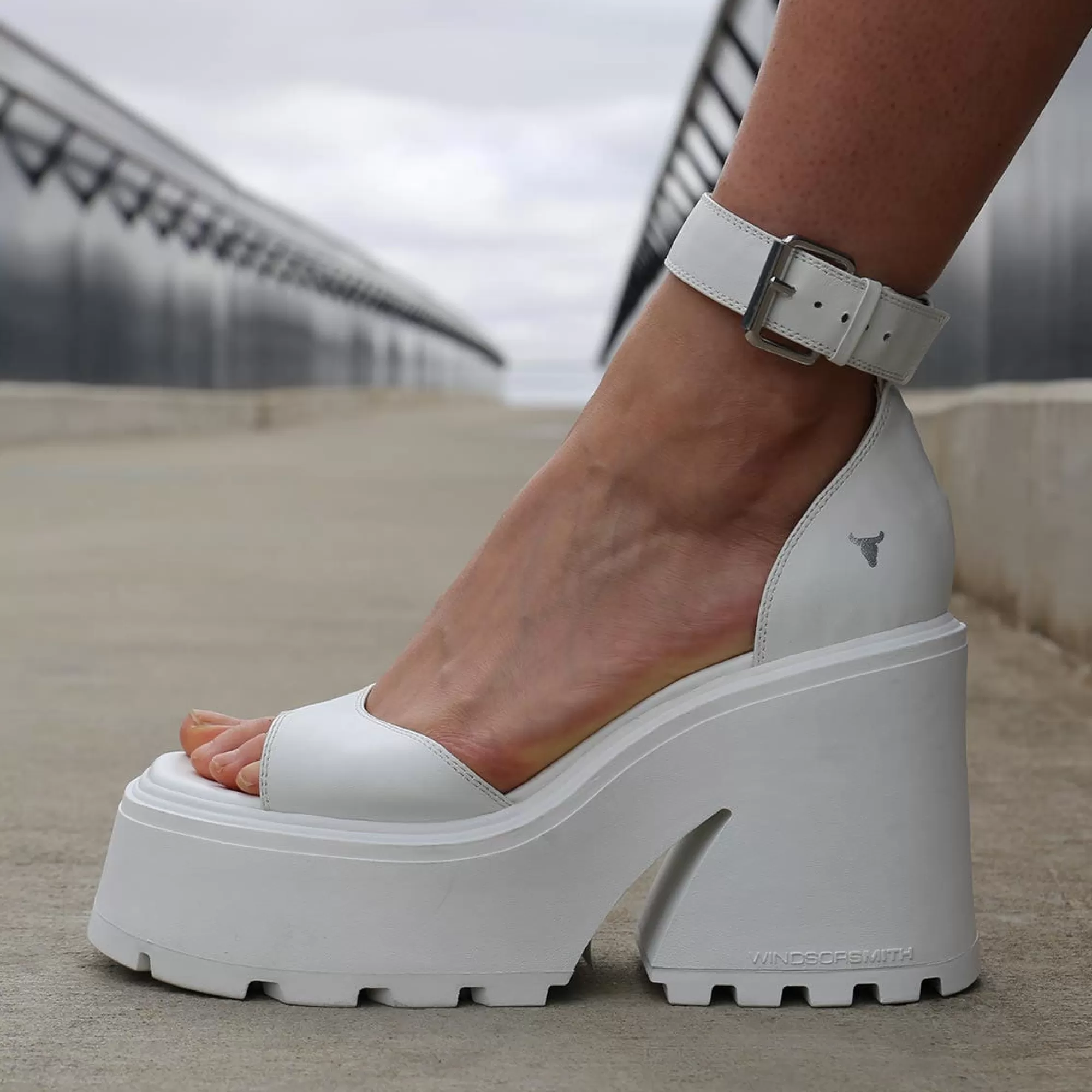 Windsor Smith Platform Heels*Flaws White Leather Sandal Blk Leather