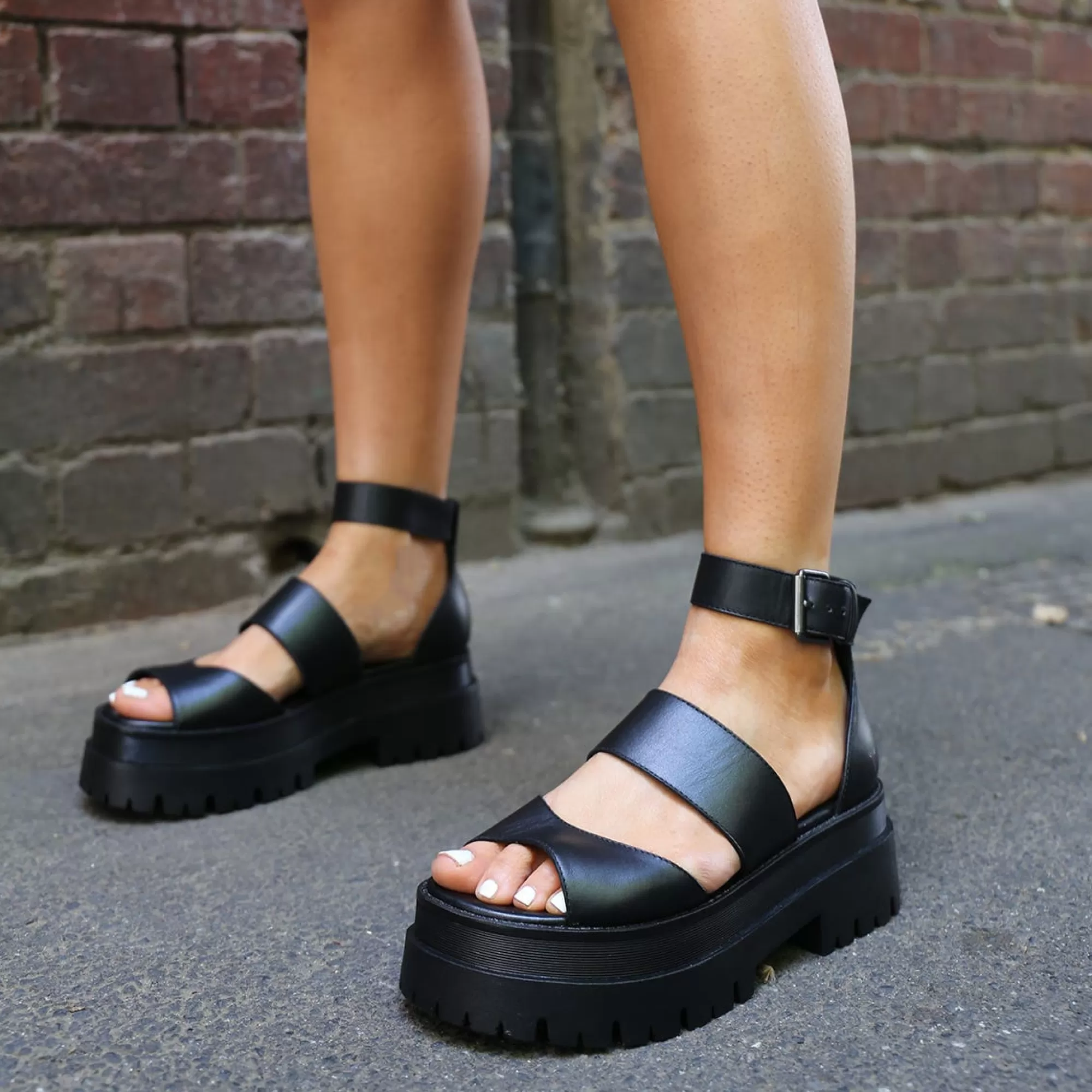 Windsor Smith Chunky Sandals*Thrilled Black Leather Sandal Blk Leather